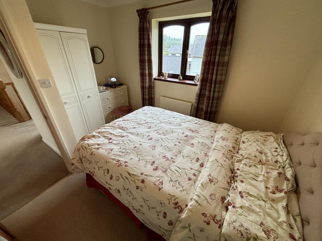Front bedroom 3