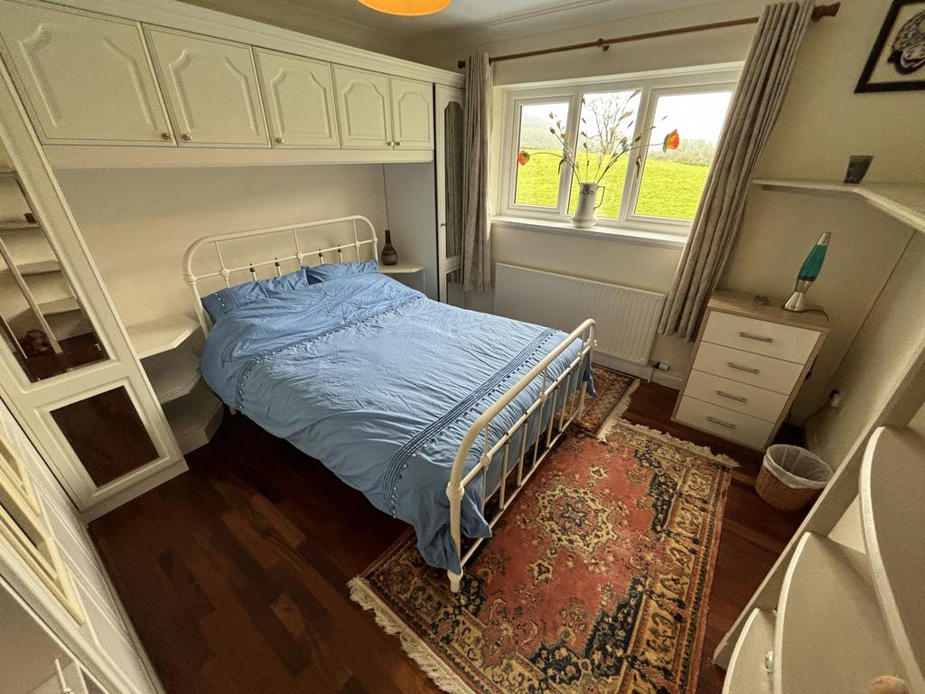 Rear bedroom 2