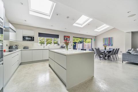 157 Devonshire Way, Croydon, CR0 8BY