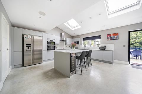 157 Devonshire Way, Croydon, CR0 8BY