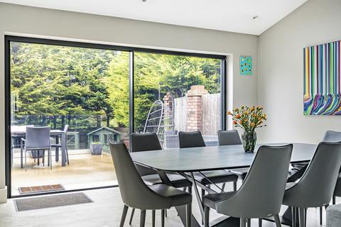 157 Devonshire Way, Croydon, CR0 8BY