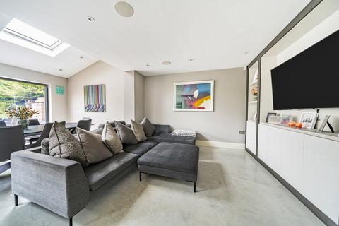 157 Devonshire Way, Croydon, CR0 8BY