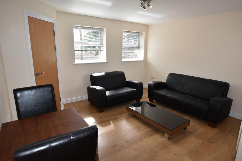 Wilford Road, Ruddington, Nottingham... 2 bed apartment to rent £850