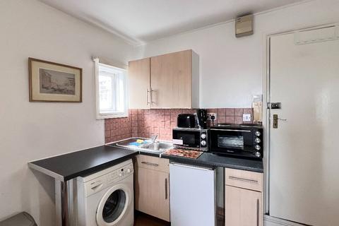 Studio to rent, Mill Lane, Hampstead