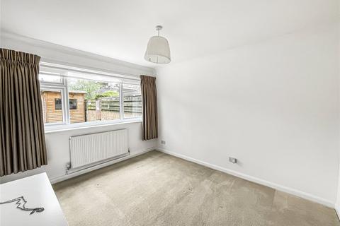 2 bedroom maisonette to rent, Oakington Drive, Sunbury-on-Thames, Surrey, TW16
