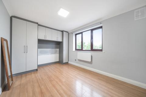 39 Cotswold Close, Uxbridge, UB8 2NA
