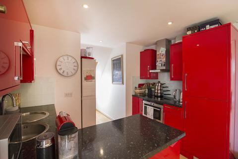 2 bedroom apartment for sale, St. Clements House, Walton-on-Thames, Surrey