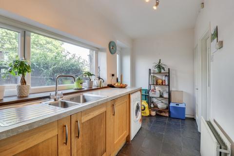 31 Long Row, Horsforth, Leeds, LS18 5AA