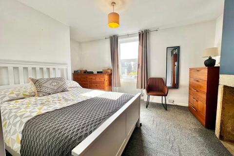 31 Long Row, Horsforth, Leeds, LS18 5AA
