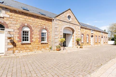 3 bedroom terraced house for sale, 2 Oak Mews, La Route De Beaumont, St. Peter, Jersey. JE3 7BQ