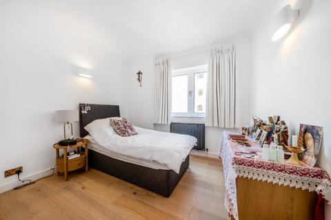 2 bedroom flat for sale, William Morris Way, Fulham