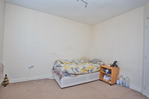 2 bedroom flat for sale, Carter Close, Hawkinge, CT18