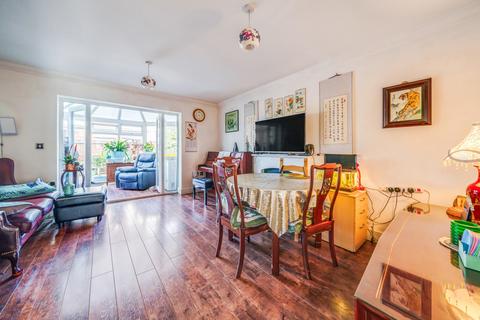 1 Asprey Mews, Beckenham, BR3 3DX