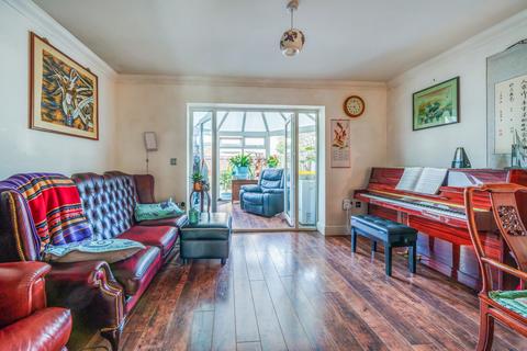 1 Asprey Mews, Beckenham, BR3 3DX