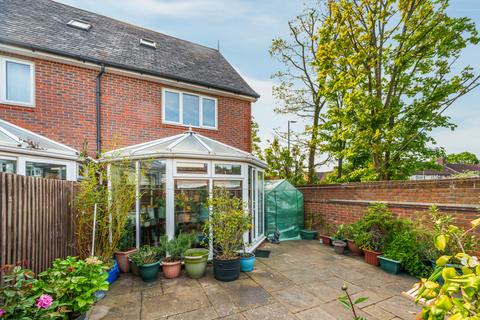1 Asprey Mews, Beckenham, BR3 3DX