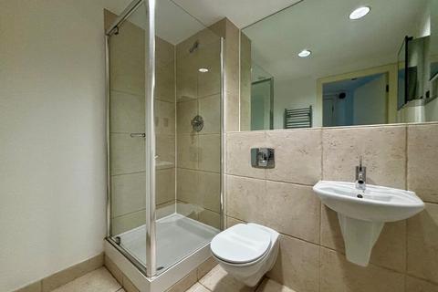 2 bedroom flat to rent, Whitehall Waterfront, 2 Riverside Way, Leeds, UK, LS1