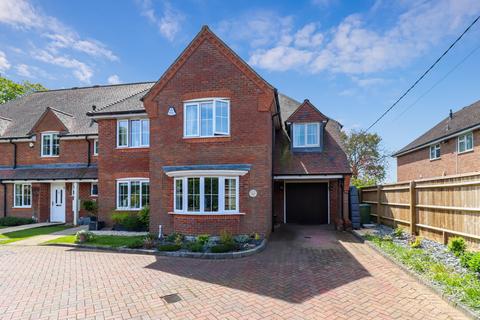 4 bedroom semi-detached house for sale, Westridge Close, Chesham, HP5