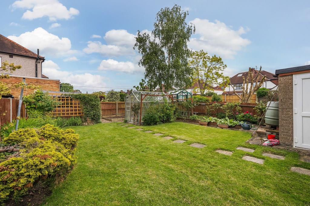Lymington Gardens, Epsom - KT19 0 LY