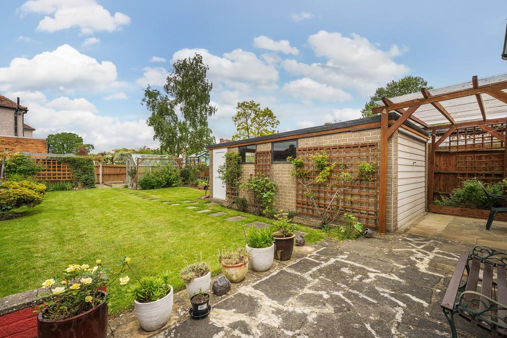 Lymington Gardens, Epsom - KT19 0 LY