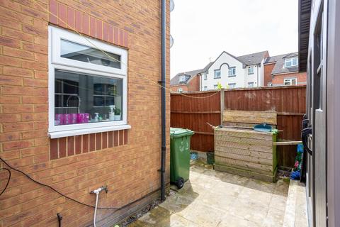 29 Brambling Close, Bushey, WD23 2HW