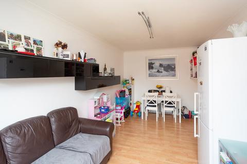 29 Brambling Close, Bushey, WD23 2HW