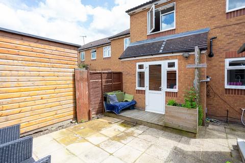 29 Brambling Close, Bushey, WD23 2HW