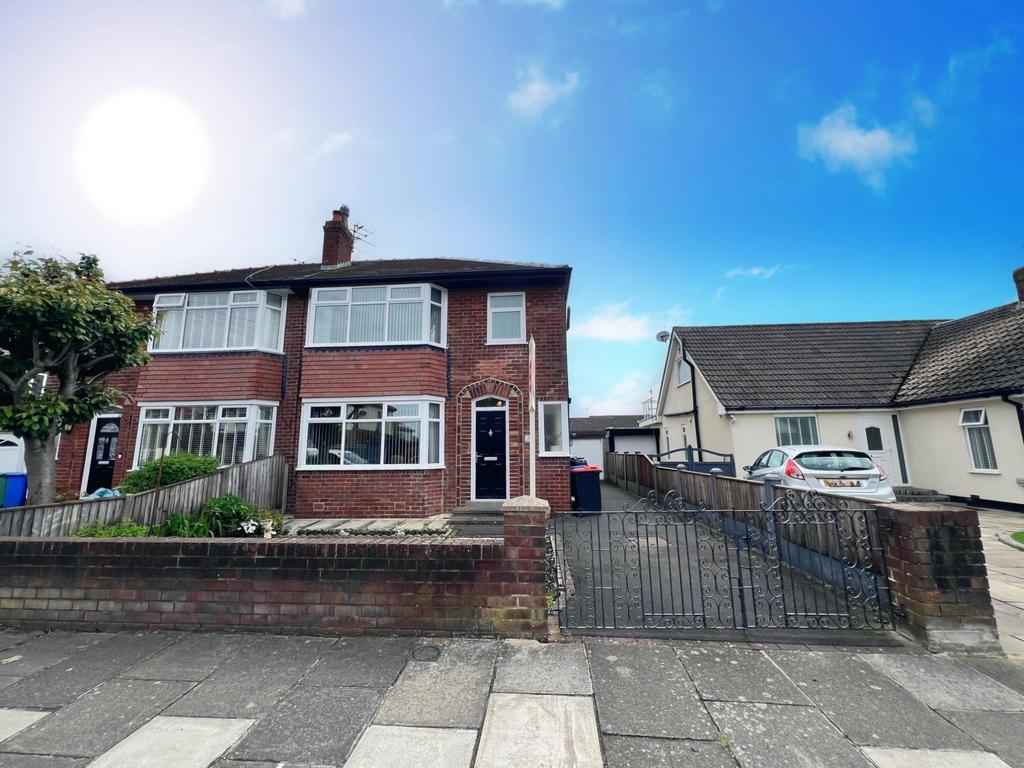 Knowle Avenue, Cleveleys FY5 3 bed semidetached house for sale £176,000