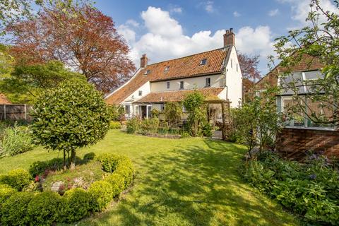 4 bedroom detached house for sale, Holt Road, North Elmham