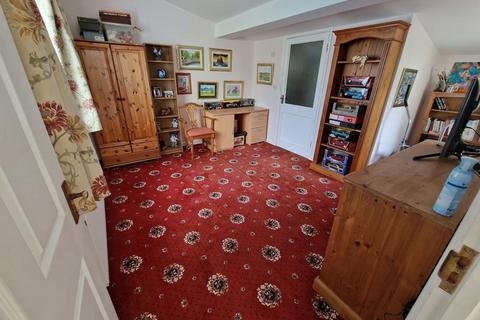 18 Curriott Hill Road, Crewkerne, TA18 8BW