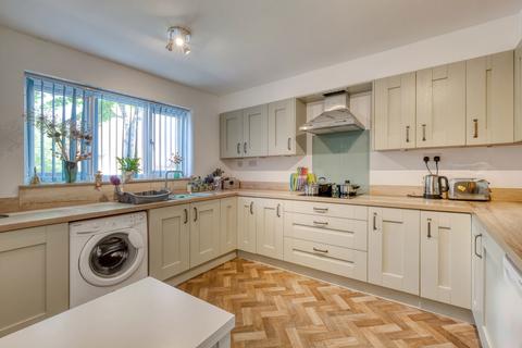 3 Blythe Close, Redditch, B97 5JU