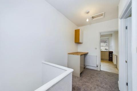 2 bedroom apartment to rent, Babbacombe Road, Torquay