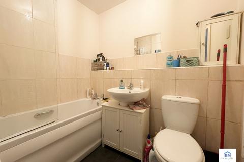 2 bedroom flat for sale, Brompton Road, Leicester LE5