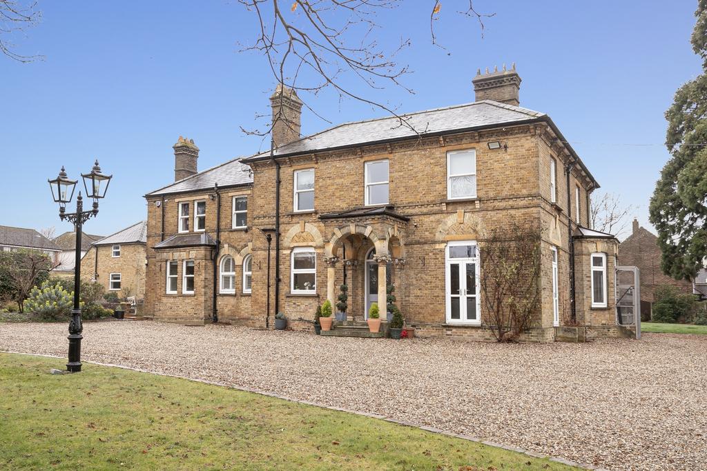 Coopers Hill, Ongar, CM5 5 bed detached house £6,500 pcm (£1,500 pw)