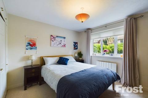 2 bedroom apartment for sale, Romana Court, Sidney Road, Staines-upon-Thames, Surrey, TW18