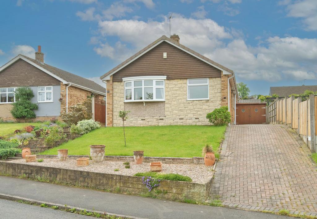Meadow Hill Road, Chesterfield S41 3 bed detached bungalow for sale £