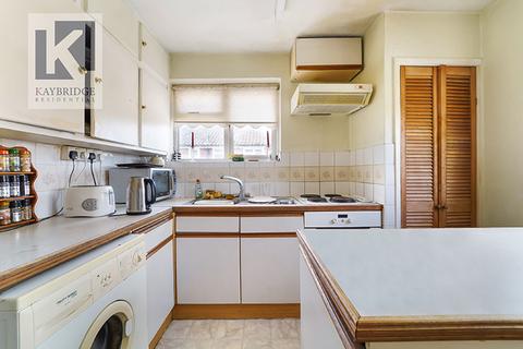 19 Andrews Close, Epsom, KT17 4EX