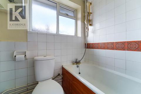 19 Andrews Close, Epsom, KT17 4EX