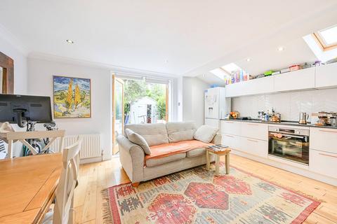2 bedroom flat for sale, Eastbury Grove, Chiswick, London, W4