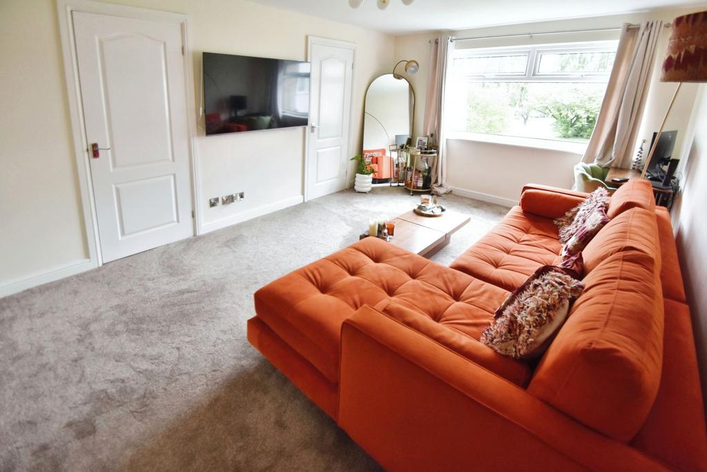 Lounge-Dining Room