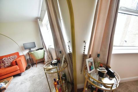 1 bedroom apartment for sale, Pole Lane, Bury, BL9