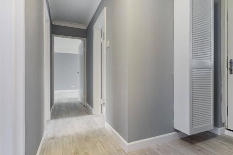 2 bedroom apartment to rent, Selsfield Drive, Brighton, BN2