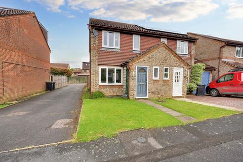 3 bedroom semi-detached house for sale, Willowmead, Leybourne, ME19