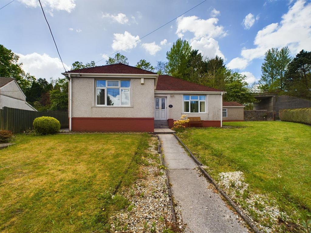11 School Road, Rassau, Ebbw vale... 3 bed detached bungalow £260,000