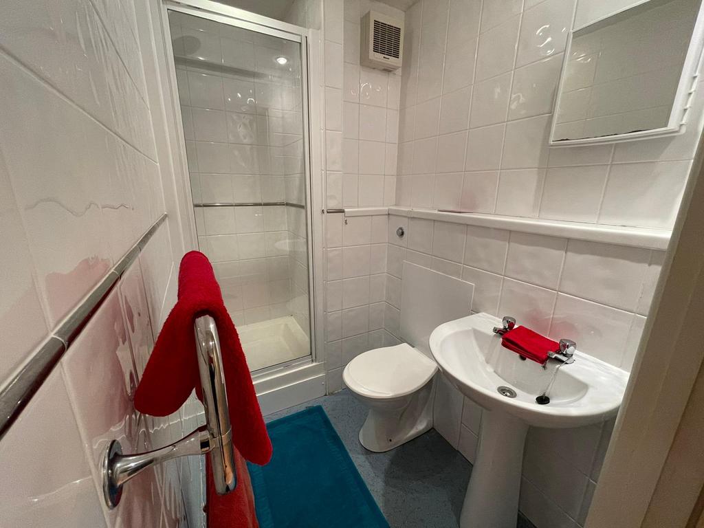 Shower room 1