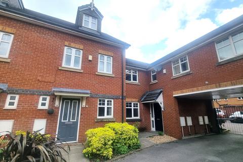 3 bedroom townhouse to rent, Linnyshaw Close, Bolton, BL3