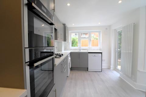 5 bedroom house to rent, Stanley Road, London
