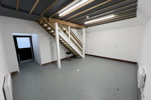 Industrial unit to rent, Unit 5, Markfield Road, Tottenham, N15