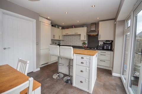 3 bedroom end of terrace house for sale, Burnview Court, Callerton