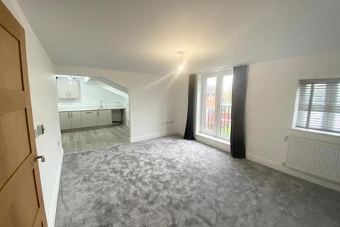 2 bedroom apartment to rent, Howards Road, Woking GU22