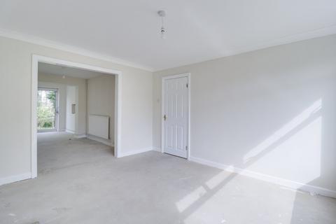 3 bedroom detached house for sale, Hall Park Avenue, Horsforth, Leeds, West Yorkshire, LS18